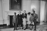 1280px-President_Richard_Nixon_and_Pat_Nixon_with_World_Heavyweight_Boxing_Champion_Joe_Frazie...jpg