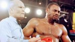 im-rueckkampf-gegen-lennox-lewis-1997-brach-mccall-weinend-zusammen.jpg