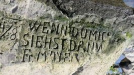 hungerstein-der-spruch-wenn-du-mich-siehst-dann-weine-soll-aus-dem-19-jahrhundert-stammen-mitt...jpg
