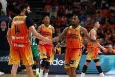 Valencia_22-23_jersey3.jpg