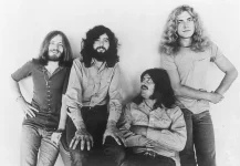 Led_Zeppelin_-_promotional_image_(1971).jpg.webp